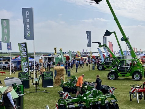 CEREALS DRAWS DECENT NUMBERS